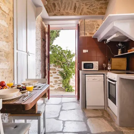 Gaia - Traditional Stone Holiday home *